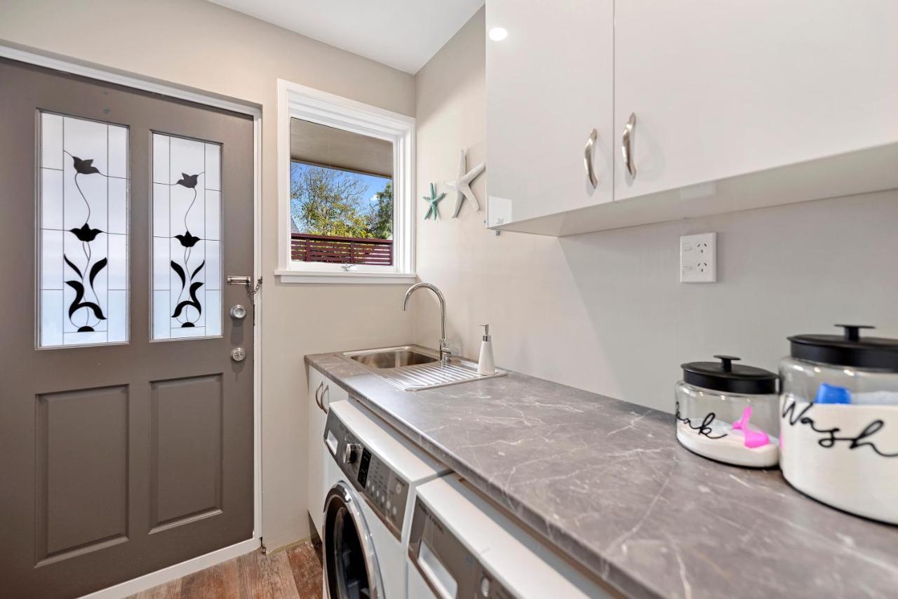 Leave Of Absence - Christchurch Holiday Home Екстер'єр фото