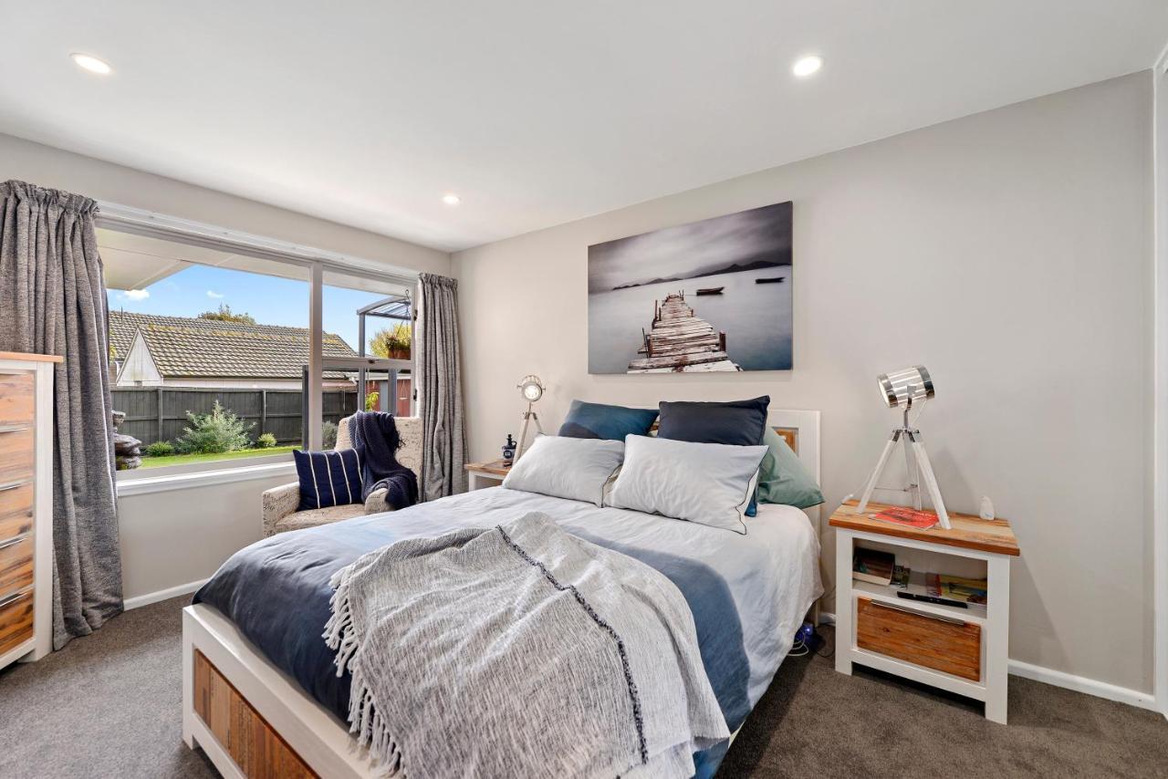 Leave Of Absence - Christchurch Holiday Home Екстер'єр фото