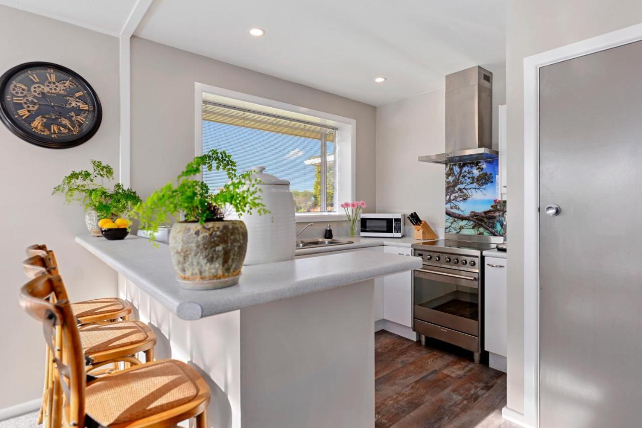Leave Of Absence - Christchurch Holiday Home Екстер'єр фото